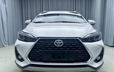 Toyota Yaris XP150 рестайлинг, 2022 год, 1 080 069 рублей, 2 фотография