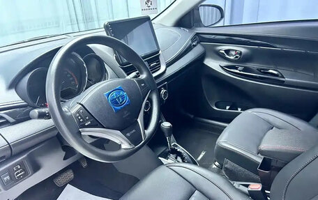 Toyota Yaris XP150 рестайлинг, 2022 год, 1 080 069 рублей, 10 фотография