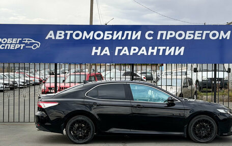 Toyota Camry, 2018 год, 2 390 000 рублей, 8 фотография