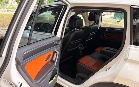 Volkswagen Tiguan II, 2019 год, 3 400 000 рублей, 10 фотография