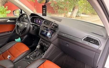 Volkswagen Tiguan II, 2019 год, 3 400 000 рублей, 15 фотография