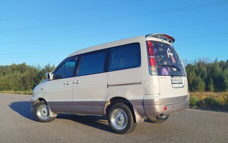 Toyota Town Ace III, 1999 год, 600 000 рублей, 2 фотография