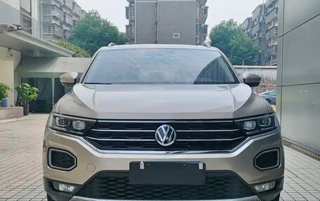 Volkswagen T-Roc I, 2021 год, 1 290 222 рублей, 2 фотография