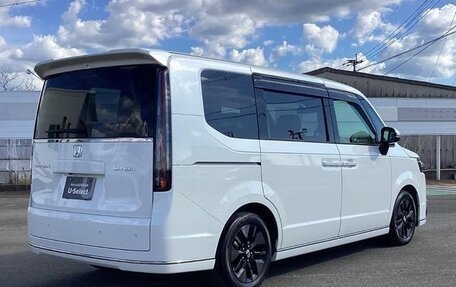 Honda Stepwgn, 2023 год, 2 170 000 рублей, 6 фотография