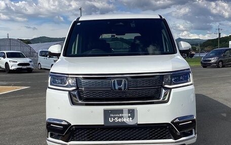 Honda Stepwgn, 2023 год, 2 170 000 рублей, 3 фотография