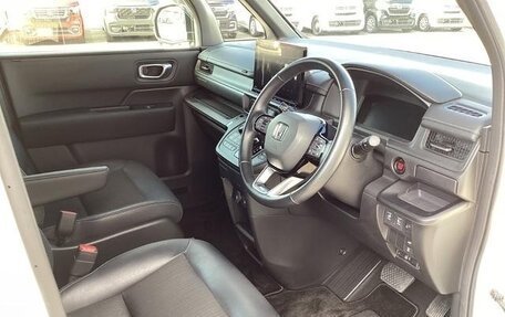 Honda Stepwgn, 2023 год, 2 170 000 рублей, 9 фотография