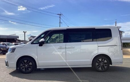 Honda Stepwgn, 2023 год, 2 170 000 рублей, 7 фотография