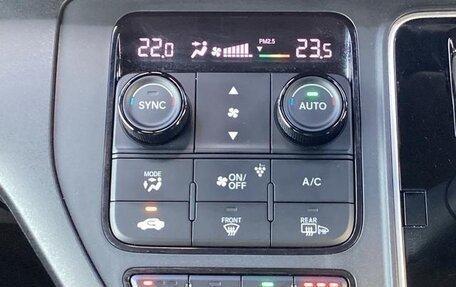 Honda Stepwgn, 2023 год, 2 170 000 рублей, 15 фотография