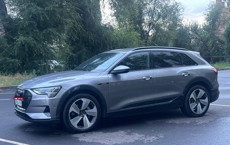 Audi e-tron I, 2019 год, 4 600 000 рублей, 1 фотография