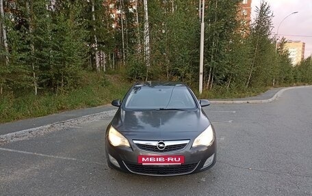 Opel Astra J, 2011 год, 620 000 рублей, 10 фотография