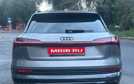 Audi e-tron I, 2019 год, 4 600 000 рублей, 5 фотография
