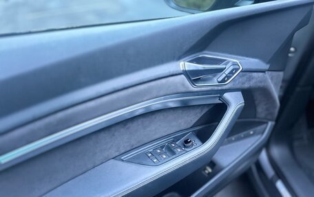 Audi e-tron I, 2019 год, 4 600 000 рублей, 13 фотография
