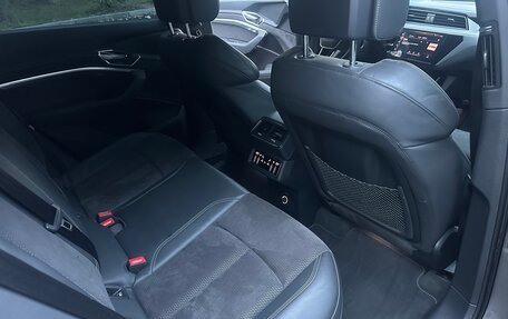 Audi e-tron I, 2019 год, 4 600 000 рублей, 19 фотография