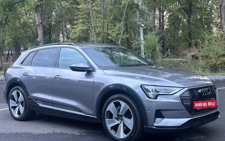 Audi e-tron I, 2019 год, 4 600 000 рублей, 8 фотография