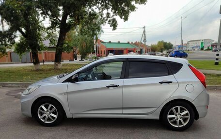 Hyundai Solaris II рестайлинг, 2013 год, 720 000 рублей, 1 фотография