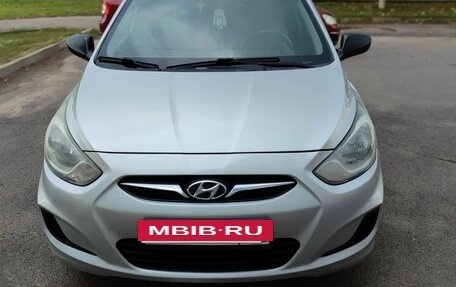Hyundai Solaris II рестайлинг, 2013 год, 720 000 рублей, 2 фотография