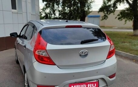 Hyundai Solaris II рестайлинг, 2013 год, 720 000 рублей, 3 фотография