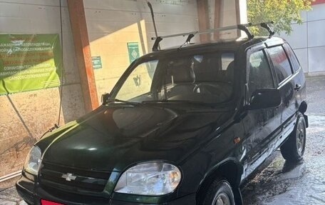 Chevrolet Niva I рестайлинг, 2004 год, 350 000 рублей, 1 фотография