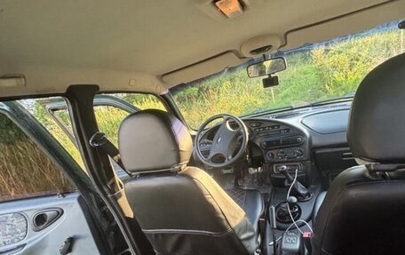 Chevrolet Niva I рестайлинг, 2004 год, 350 000 рублей, 25 фотография