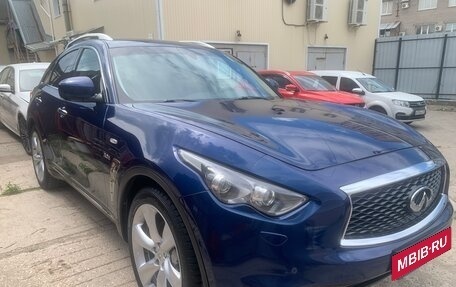 Infiniti QX70, 2014 год, 2 500 000 рублей, 2 фотография