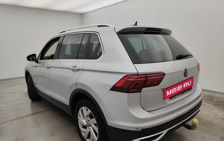 Volkswagen Tiguan II, 2022 год, 2 490 000 рублей, 6 фотография
