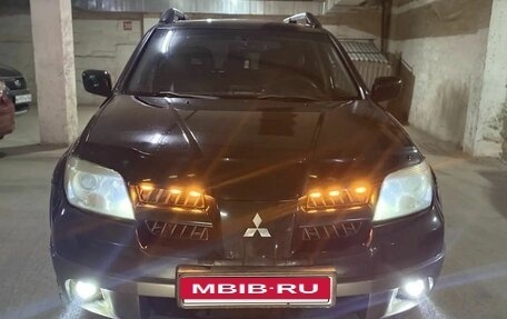 Mitsubishi Outlander III рестайлинг 3, 2005 год, 740 000 рублей, 4 фотография