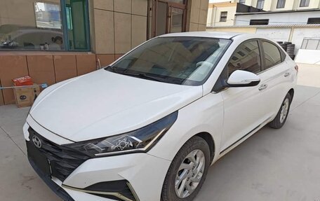 Hyundai Verna, 2021 год, 1 050 000 рублей, 3 фотография