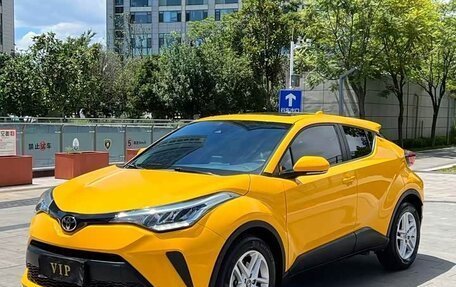 Toyota C-HR I рестайлинг, 2023 год, 1 833 000 рублей, 1 фотография