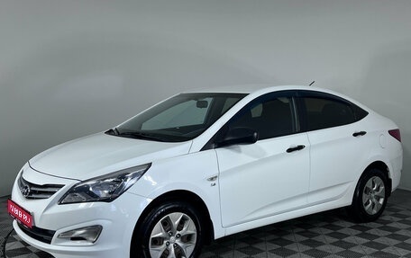 Hyundai Solaris II рестайлинг, 2015 год, 1 050 000 рублей, 1 фотография