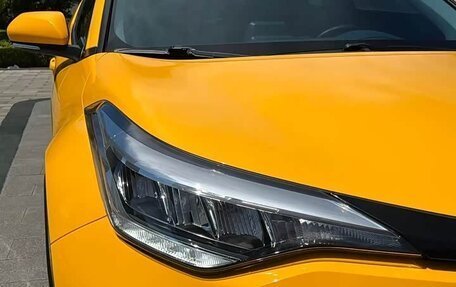 Toyota C-HR I рестайлинг, 2023 год, 1 833 000 рублей, 8 фотография