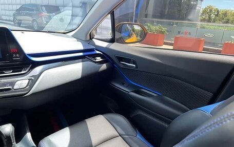 Toyota C-HR I рестайлинг, 2023 год, 1 833 000 рублей, 18 фотография
