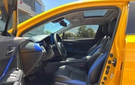 Toyota C-HR I рестайлинг, 2023 год, 1 833 000 рублей, 10 фотография