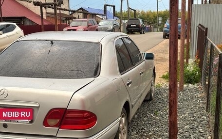Mercedes-Benz E-Класс, 1995 год, 250 000 рублей, 4 фотография
