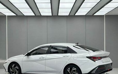 Hyundai Elantra, 2023 год, 1 340 000 рублей, 4 фотография