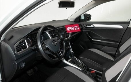 Volkswagen T-Roc I, 2020 год, 2 270 000 рублей, 5 фотография