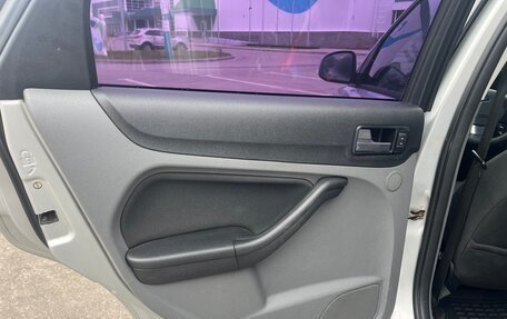 Ford Focus II рестайлинг, 2010 год, 690 000 рублей, 16 фотография