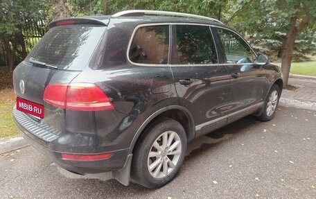 Volkswagen Touareg III, 2011 год, 1 600 000 рублей, 3 фотография