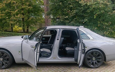 Rolls-Royce Ghost Series II рестайлинг, 2021 год, 37 000 000 рублей, 3 фотография