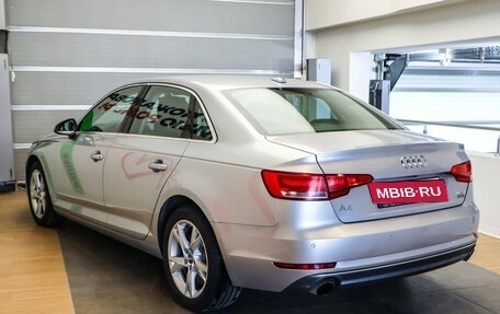 Audi A4, 2018 год, 2 300 000 рублей, 6 фотография