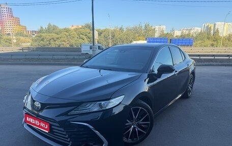 Toyota Camry, 2018 год, 2 700 000 рублей, 1 фотография