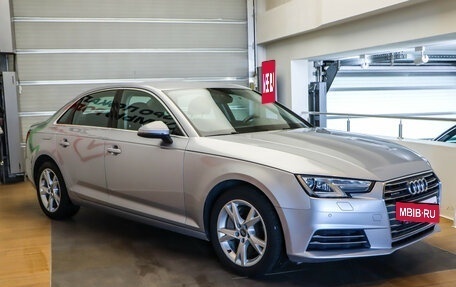 Audi A4, 2018 год, 2 300 000 рублей, 3 фотография