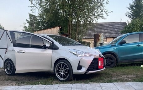 Toyota Vitz, 2018 год, 1 250 000 рублей, 2 фотография