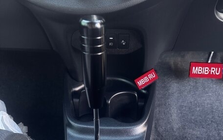 Toyota Vitz, 2018 год, 1 250 000 рублей, 11 фотография
