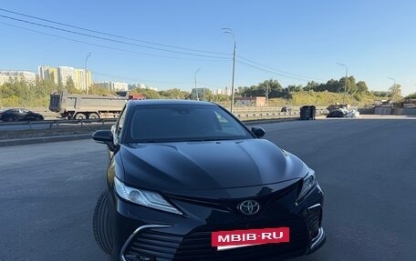 Toyota Camry, 2018 год, 2 700 000 рублей, 10 фотография