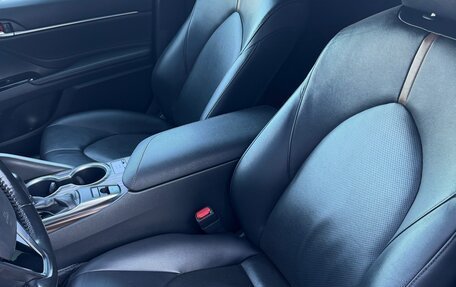Toyota Camry, 2018 год, 2 700 000 рублей, 19 фотография