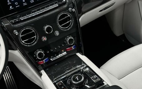 Rolls-Royce Cullinan, 2026 год, 75 000 000 рублей, 16 фотография