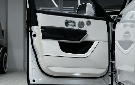 Rolls-Royce Cullinan, 2026 год, 75 000 000 рублей, 34 фотография