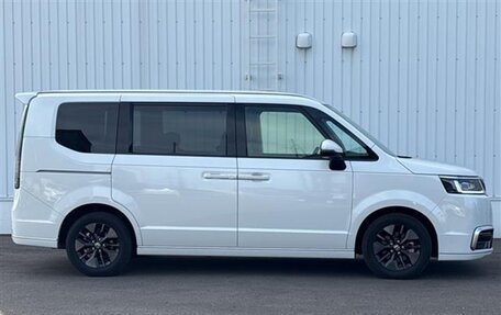 Honda Stepwgn, 2023 год, 2 298 000 рублей, 6 фотография