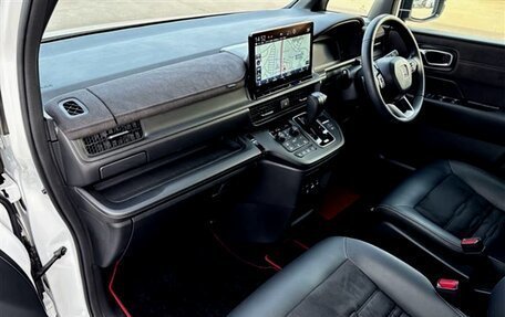 Honda Stepwgn, 2023 год, 2 298 000 рублей, 22 фотография