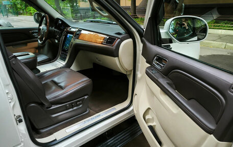 Cadillac Escalade III, 2011 год, 2 500 000 рублей, 10 фотография